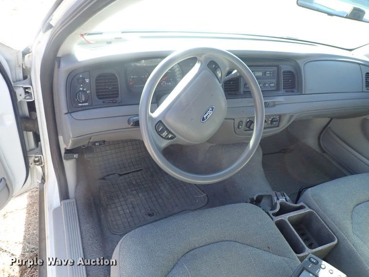 image for item DC3336 2001 Ford Crown Victoria Police Interceptor