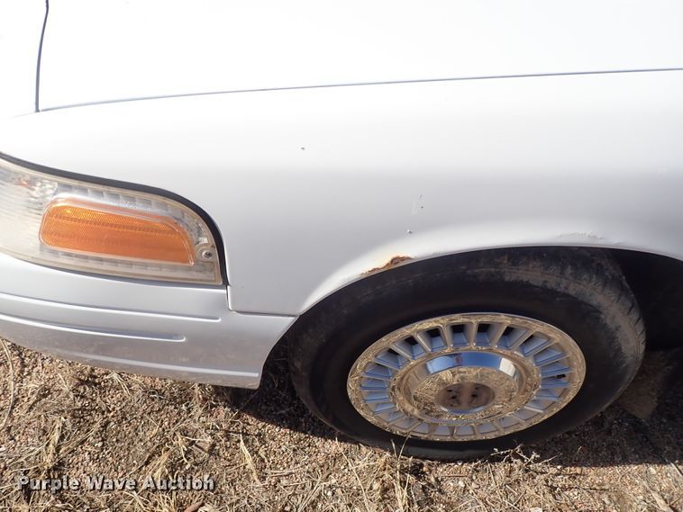 image for item DC3336 2001 Ford Crown Victoria Police Interceptor