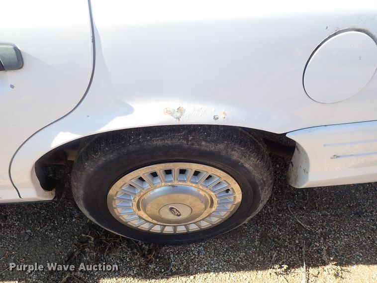 image for item DC3336 2001 Ford Crown Victoria Police Interceptor