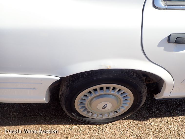 image for item DC3336 2001 Ford Crown Victoria Police Interceptor