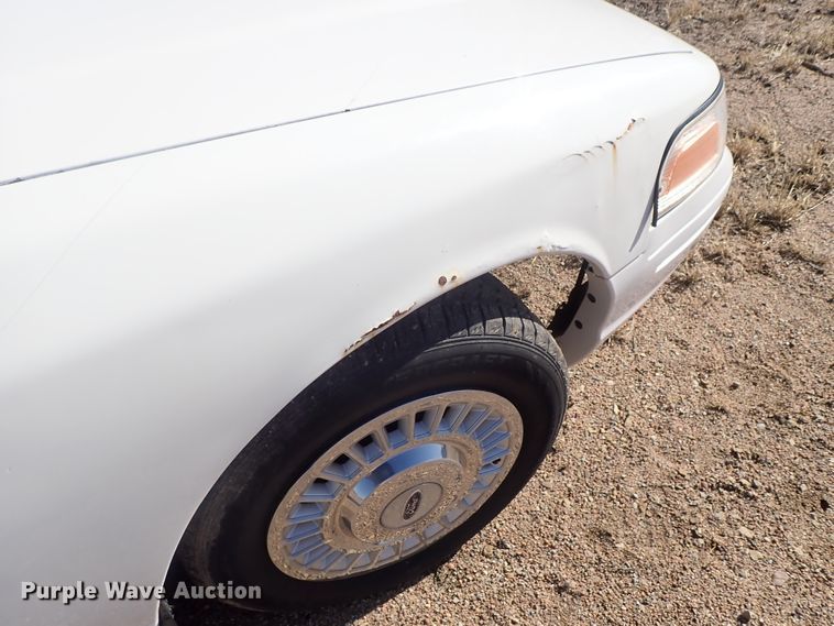 image for item DC3336 2001 Ford Crown Victoria Police Interceptor