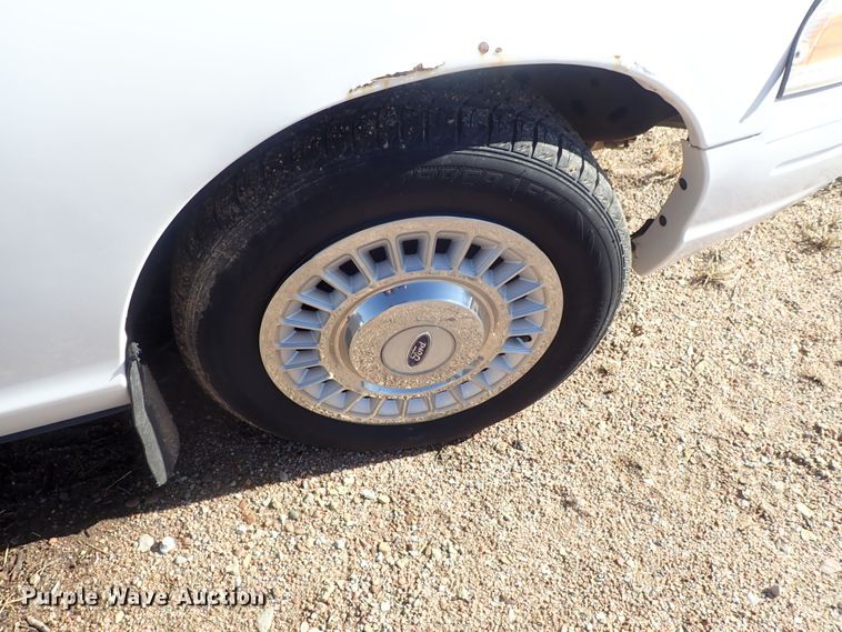 image for item DC3336 2001 Ford Crown Victoria Police Interceptor