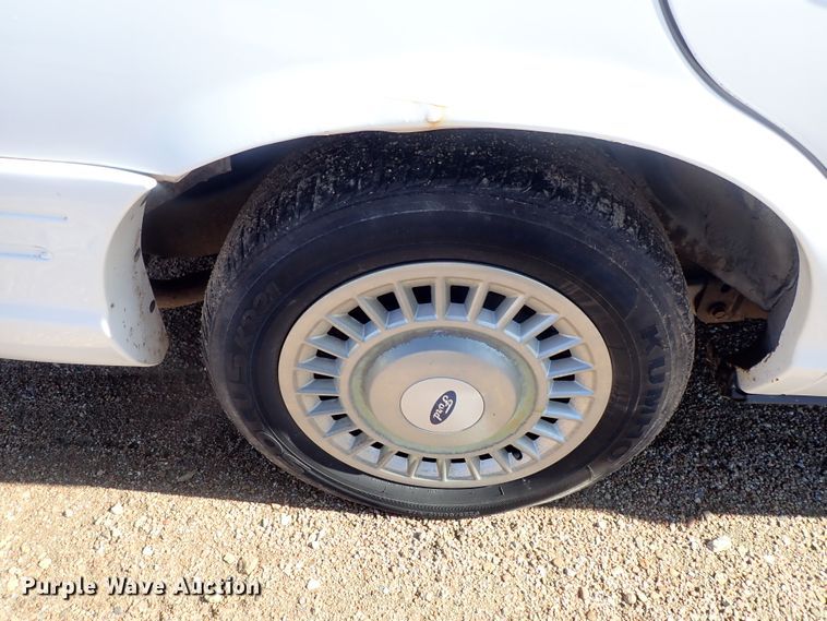 image for item DC3336 2001 Ford Crown Victoria Police Interceptor