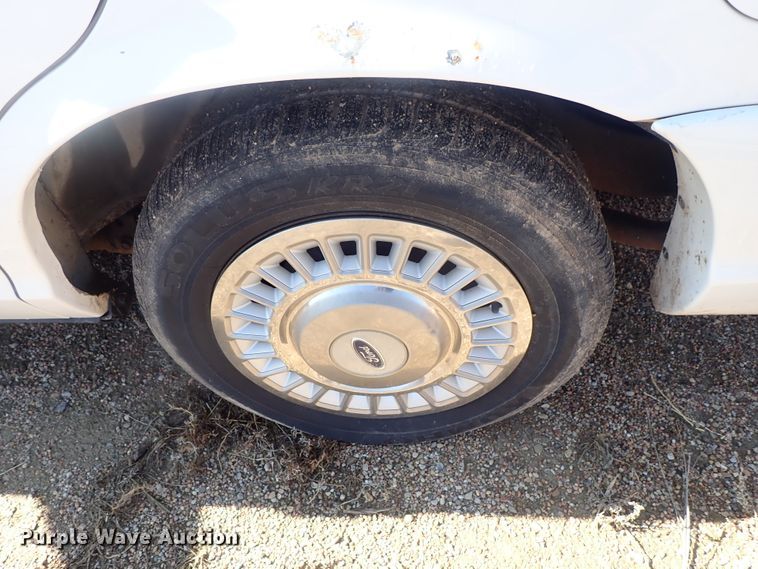 image for item DC3336 2001 Ford Crown Victoria Police Interceptor