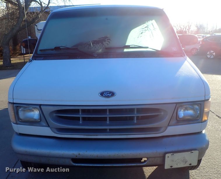 image for item DC3340 1998 Ford Club Wagon van