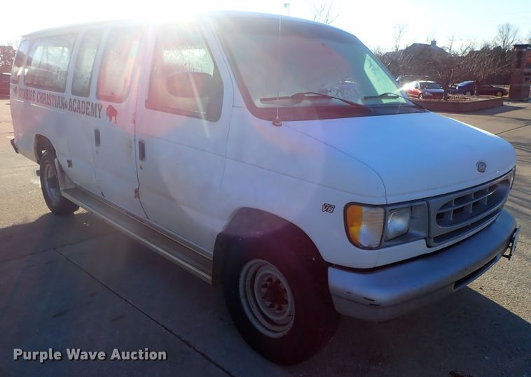 image for item DC3340 1998 Ford Club Wagon van
