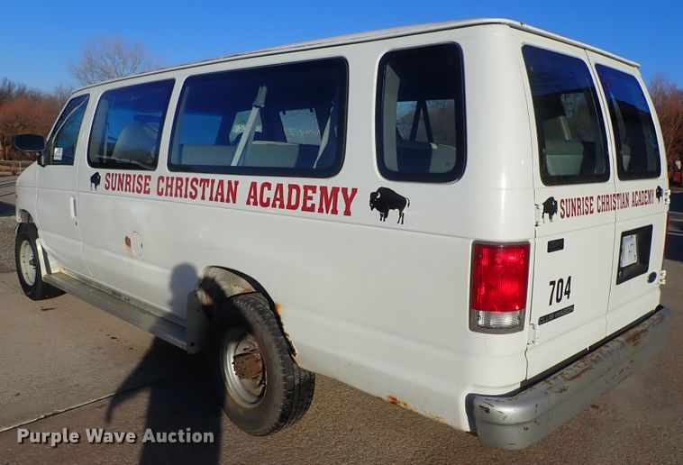 image for item DC3340 1998 Ford Club Wagon van