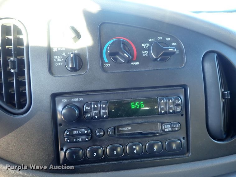 image for item DC3340 1998 Ford Club Wagon van