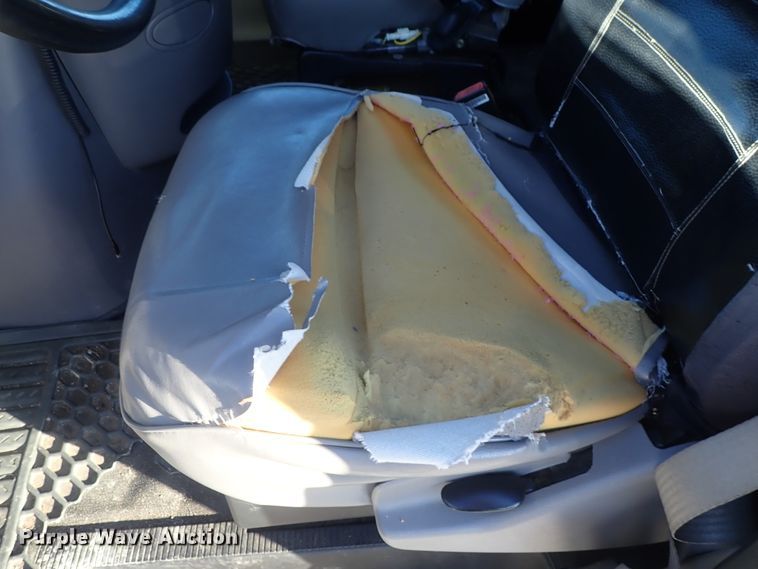 image for item DC3340 1998 Ford Club Wagon van