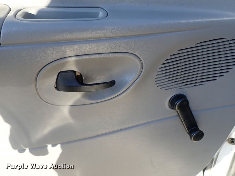 image for item DC3340 1998 Ford Club Wagon van