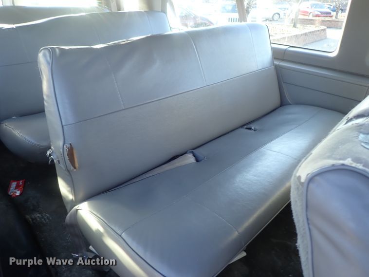 image for item DC3340 1998 Ford Club Wagon van