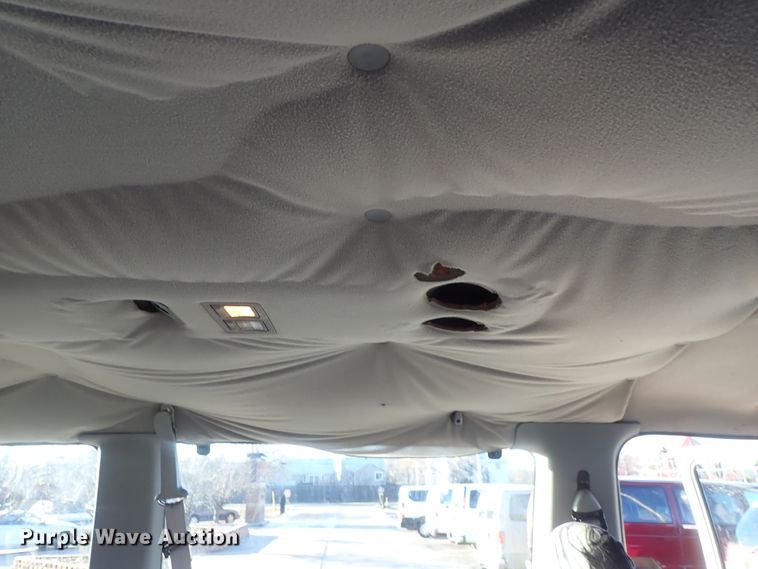 image for item DC3340 1998 Ford Club Wagon van