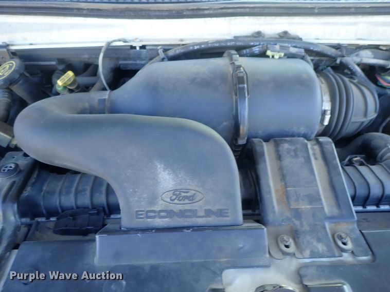 image for item DC3340 1998 Ford Club Wagon van