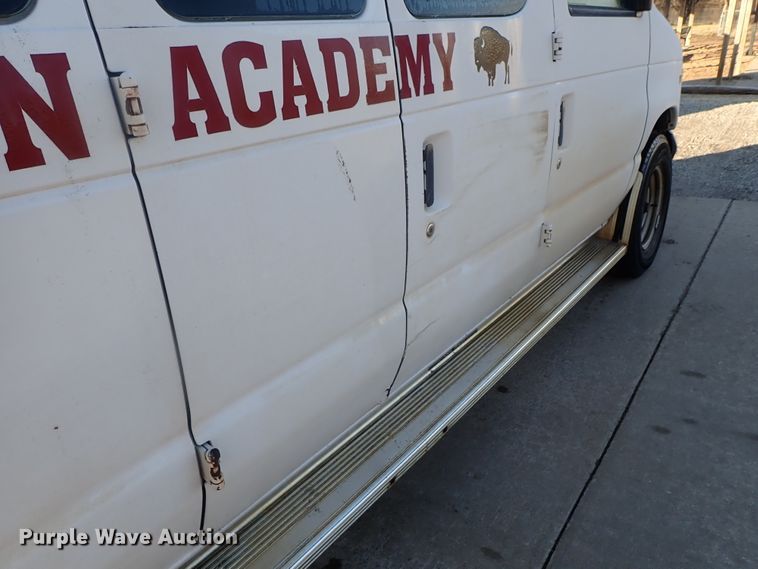 image for item DC3340 1998 Ford Club Wagon van