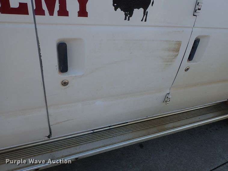 image for item DC3340 1998 Ford Club Wagon van