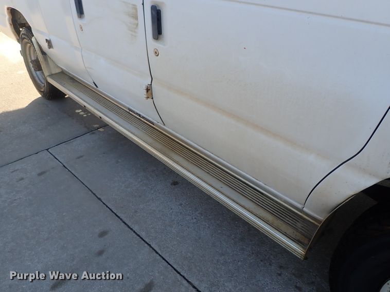 image for item DC3340 1998 Ford Club Wagon van