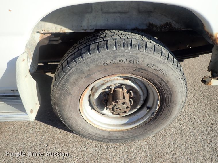 image for item DC3340 1998 Ford Club Wagon van