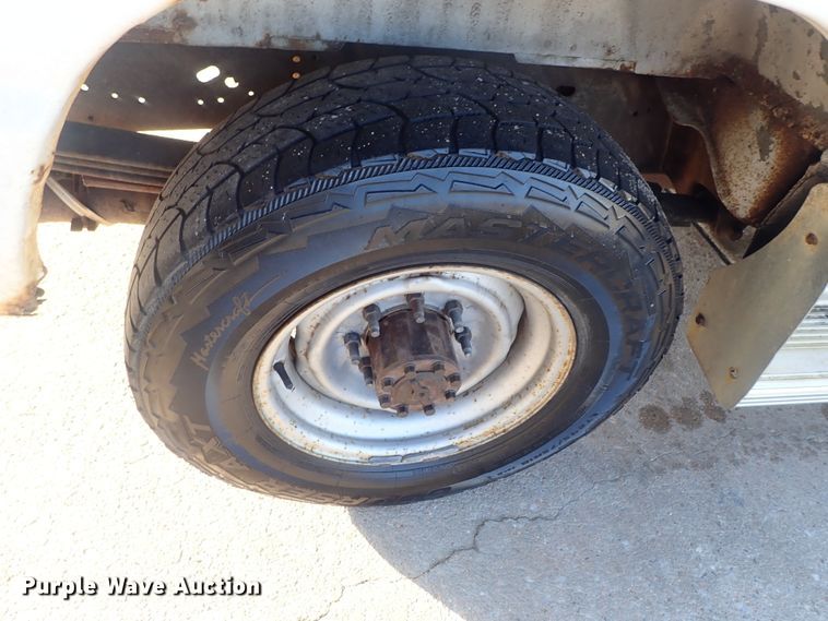 image for item DC3340 1998 Ford Club Wagon van