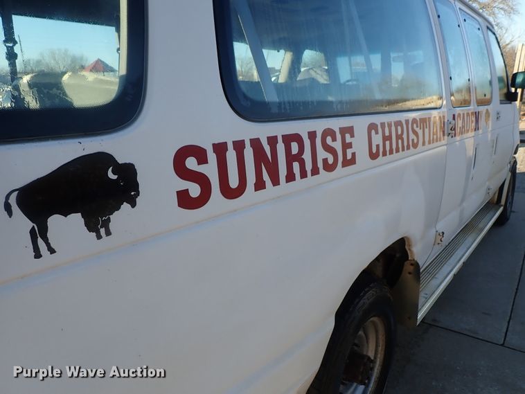 image for item DC3340 1998 Ford Club Wagon van