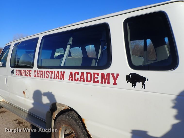 image for item DC3340 1998 Ford Club Wagon van