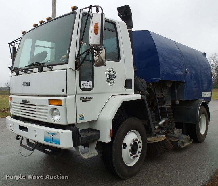 image for item DD1996 2003 Freightliner FC70 street sweeper truck