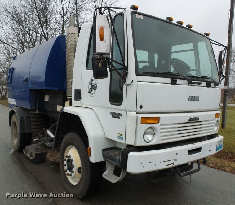 image for item DD1996 2003 Freightliner FC70 street sweeper truck