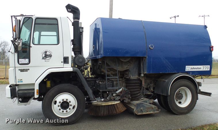 image for item DD1996 2003 Freightliner FC70 street sweeper truck