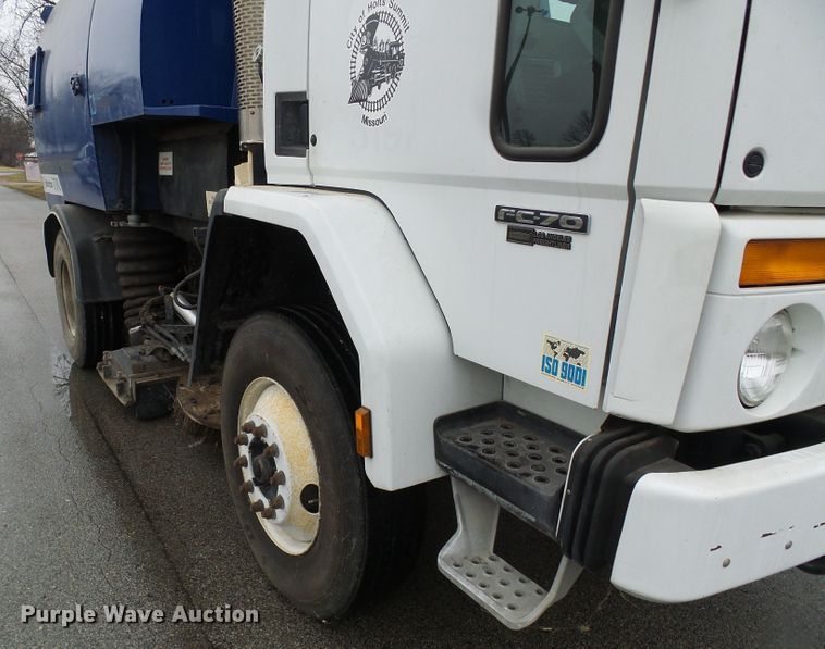 image for item DD1996 2003 Freightliner FC70 street sweeper truck