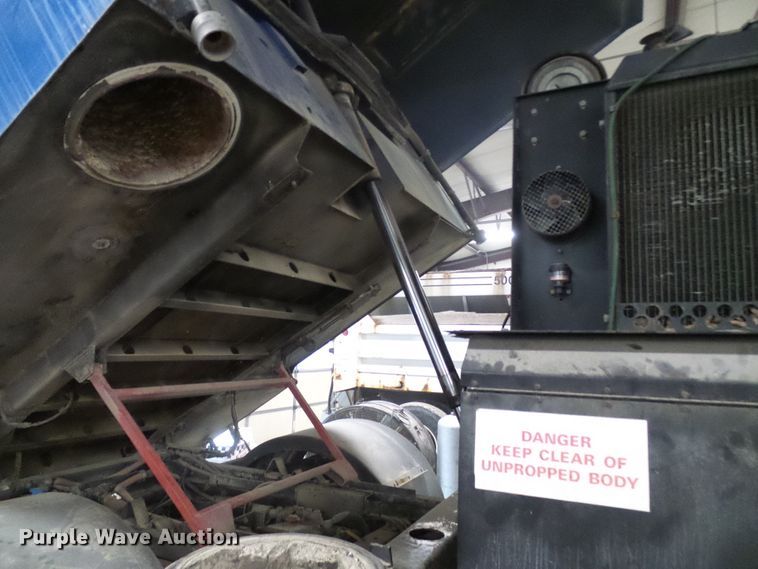 image for item DD1996 2003 Freightliner FC70 street sweeper truck