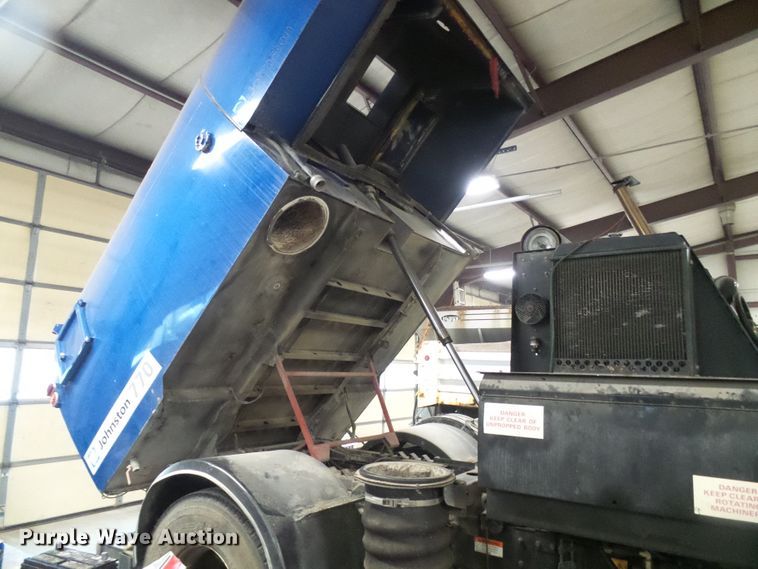 image for item DD1996 2003 Freightliner FC70 street sweeper truck