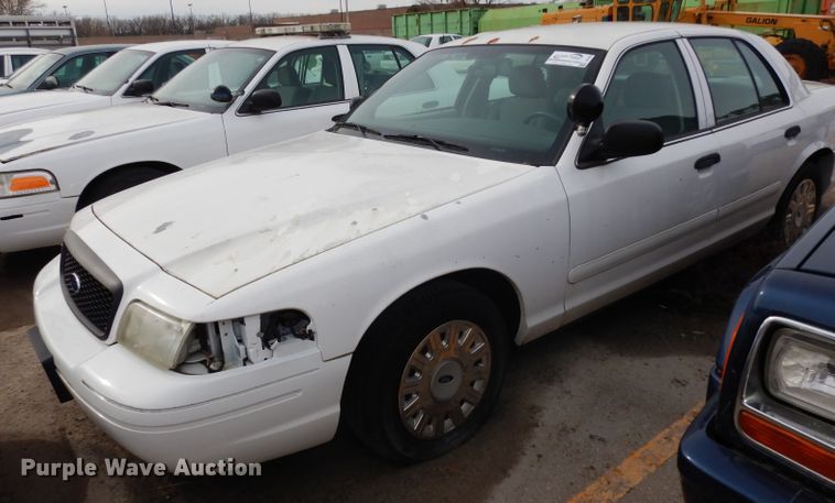 image for item DE4320 2005 Ford Crown Victoria Police Interceptor