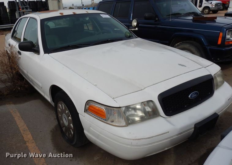 image for item DE4320 2005 Ford Crown Victoria Police Interceptor