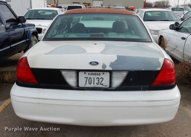 image for item DE4320 2005 Ford Crown Victoria Police Interceptor