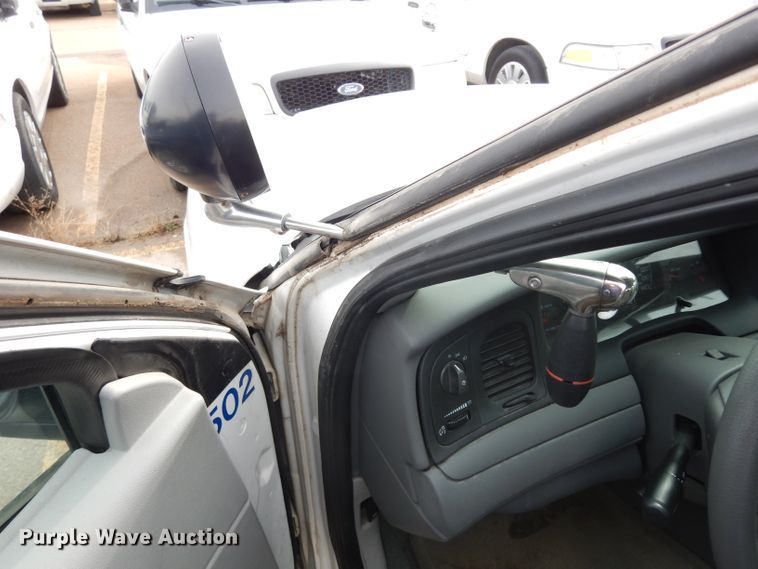 image for item DE4320 2005 Ford Crown Victoria Police Interceptor