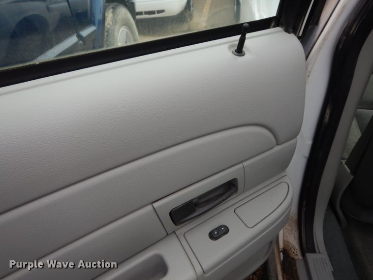 image for item DE4320 2005 Ford Crown Victoria Police Interceptor