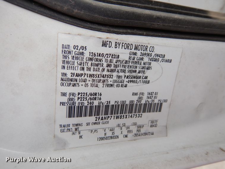 image for item DE4320 2005 Ford Crown Victoria Police Interceptor