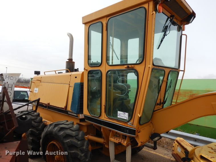 image for item DE4321 1994 Galion Dresser 850 motor grader