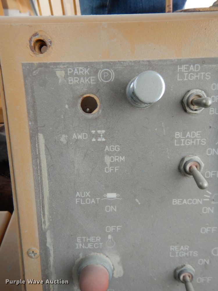 image for item DE4321 1994 Galion Dresser 850 motor grader