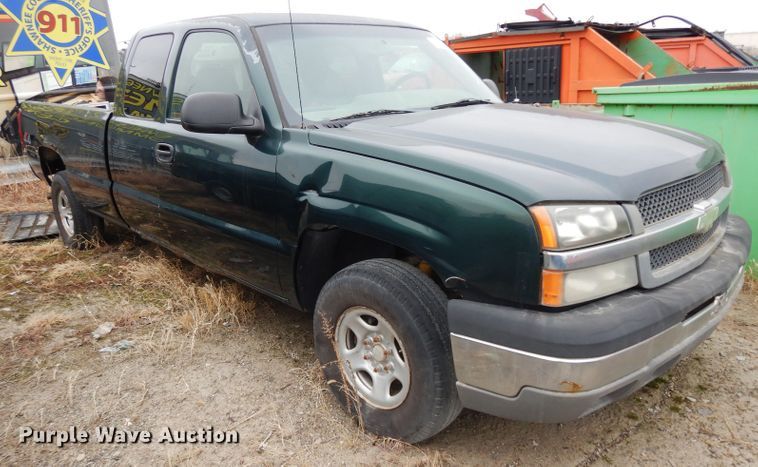 image for item DE4326 2003 Chevrolet Silverado 1500 Ext. Cab pickup truck