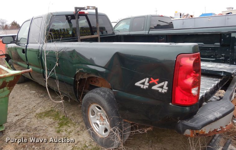 image for item DE4326 2003 Chevrolet Silverado 1500 Ext. Cab pickup truck