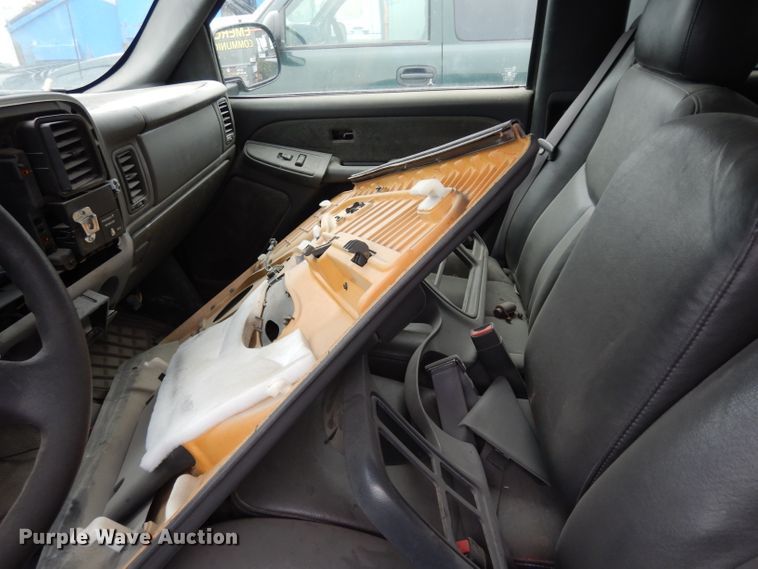 image for item DE4326 2003 Chevrolet Silverado 1500 Ext. Cab pickup truck