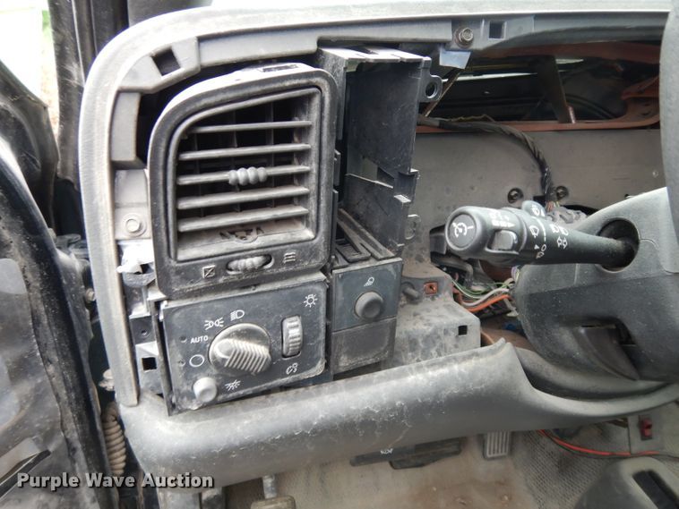 image for item DE4326 2003 Chevrolet Silverado 1500 Ext. Cab pickup truck