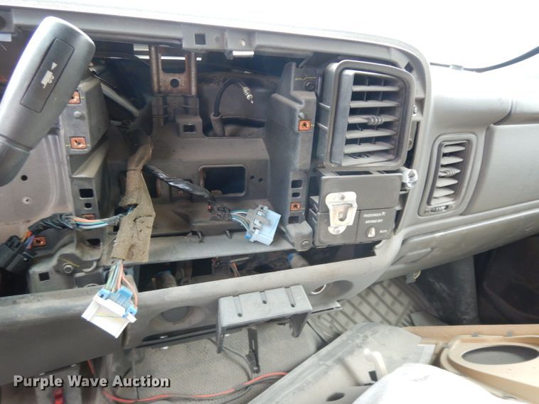 image for item DE4326 2003 Chevrolet Silverado 1500 Ext. Cab pickup truck