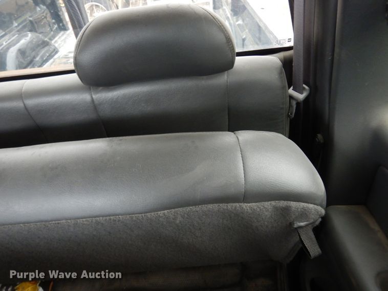 image for item DE4326 2003 Chevrolet Silverado 1500 Ext. Cab pickup truck