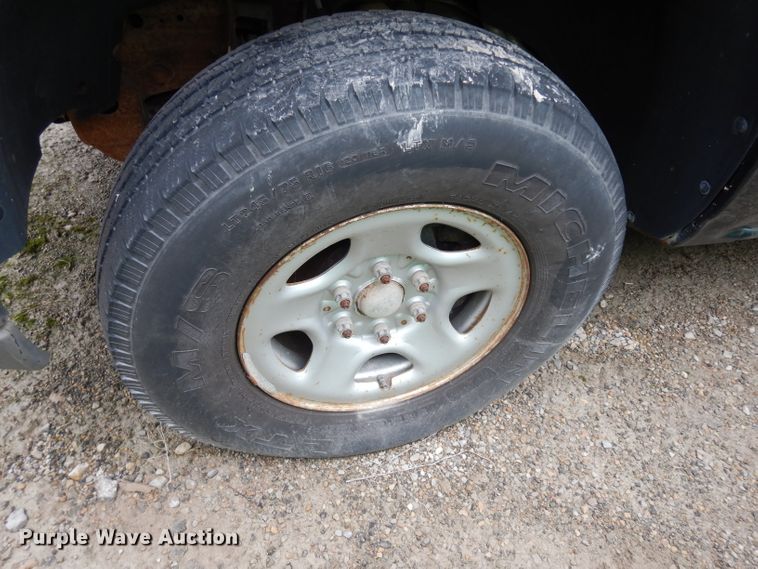 image for item DE4326 2003 Chevrolet Silverado 1500 Ext. Cab pickup truck