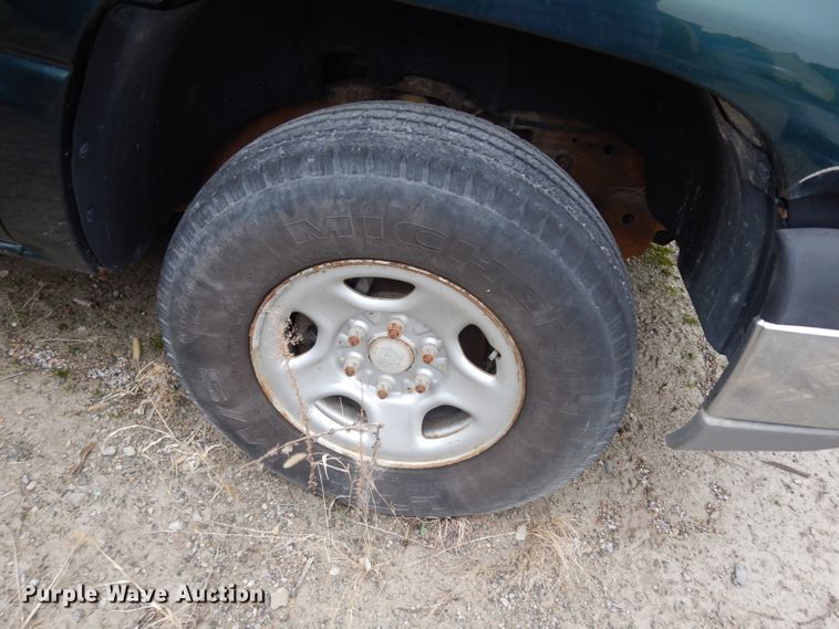 image for item DE4326 2003 Chevrolet Silverado 1500 Ext. Cab pickup truck