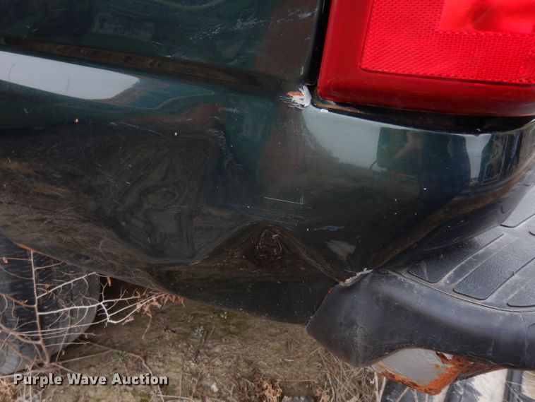 image for item DE4326 2003 Chevrolet Silverado 1500 Ext. Cab pickup truck