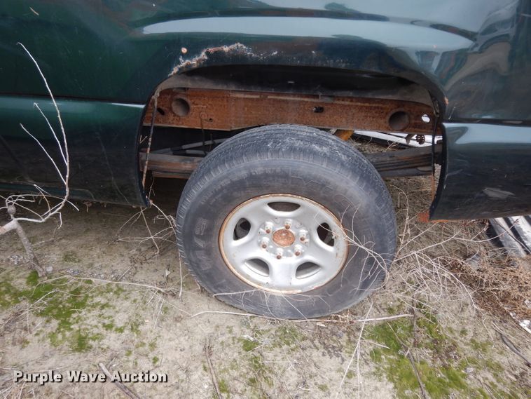 image for item DE4326 2003 Chevrolet Silverado 1500 Ext. Cab pickup truck