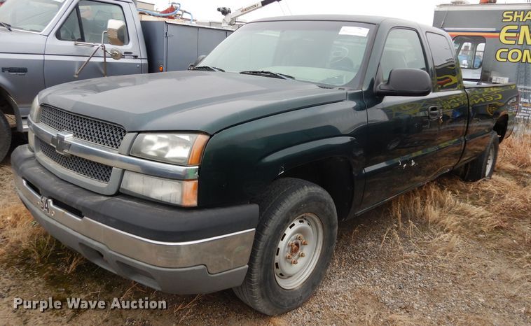 image for item DE4327 2003 Chevrolet Silverado 1500 Ext. Cab pickup truck