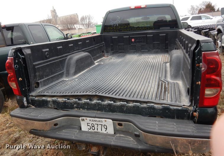 image for item DE4327 2003 Chevrolet Silverado 1500 Ext. Cab pickup truck